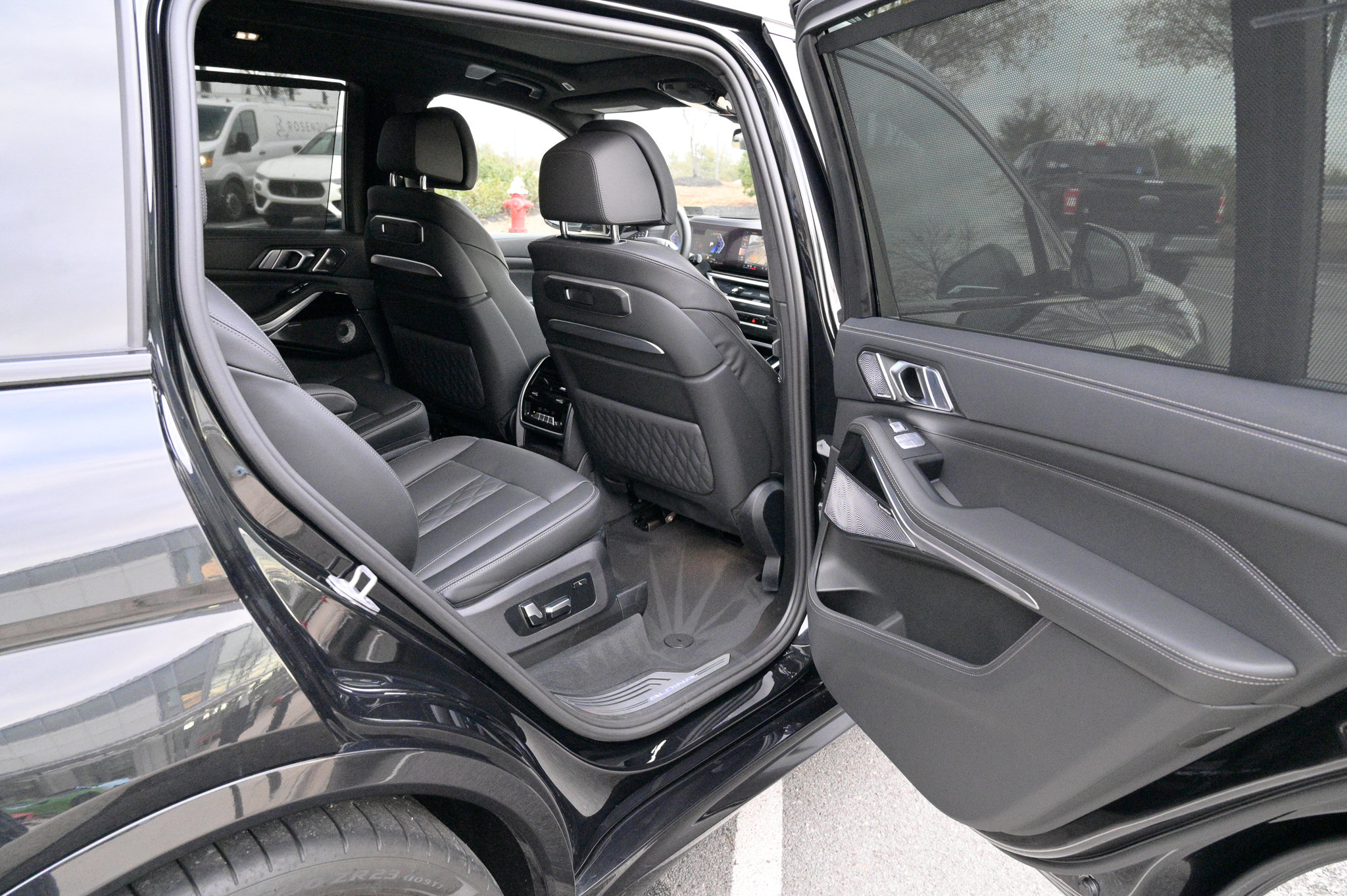 Used 2025 BMW ALPINA XB7 image 49