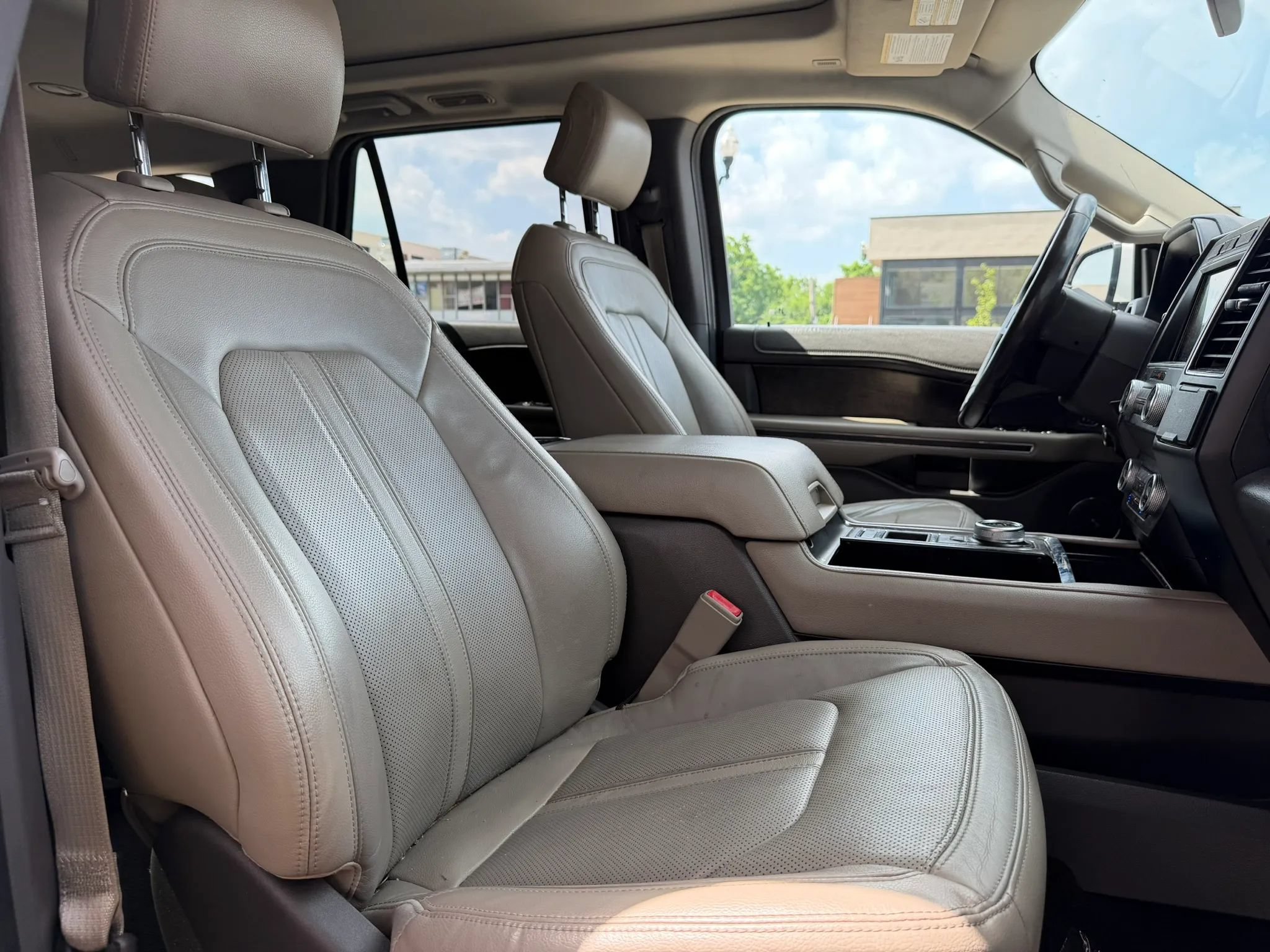 Used 2020 Ford Expedition Limited RWD image 18