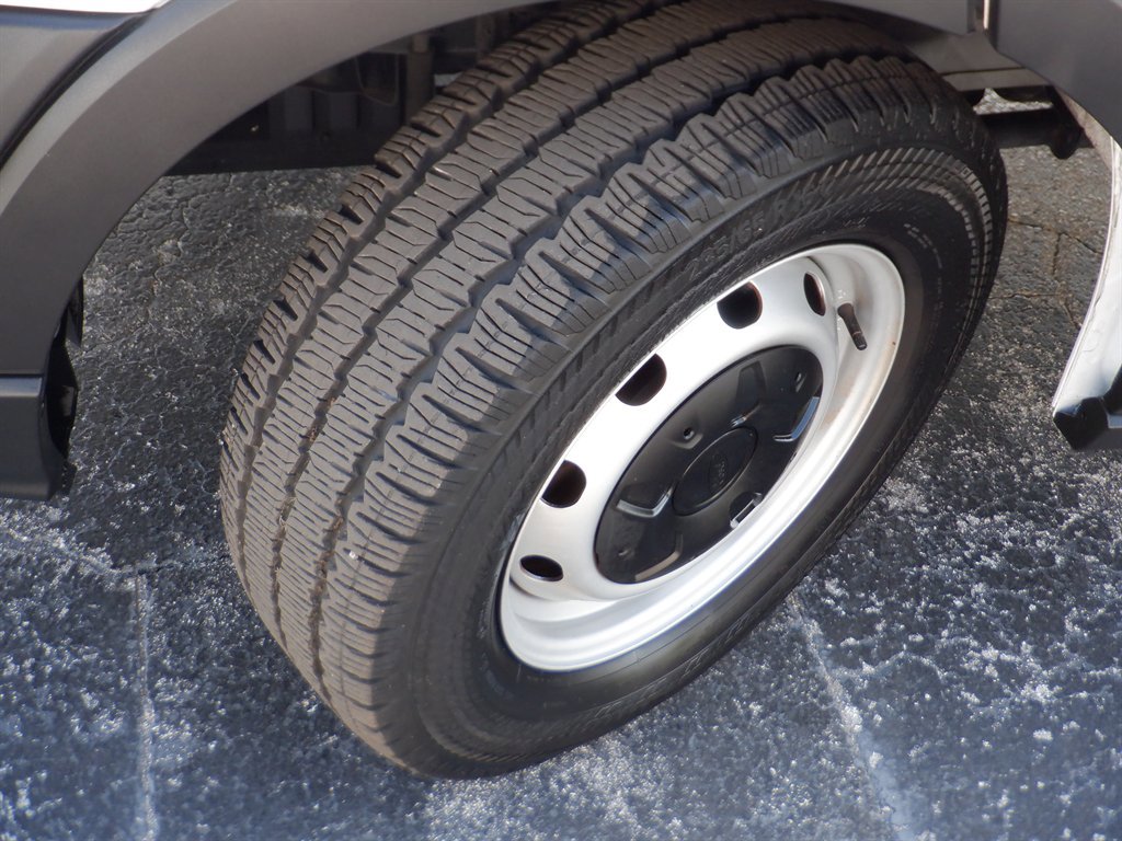 Used 2023 Ford Transit 250 Medium Roof RWD image 24