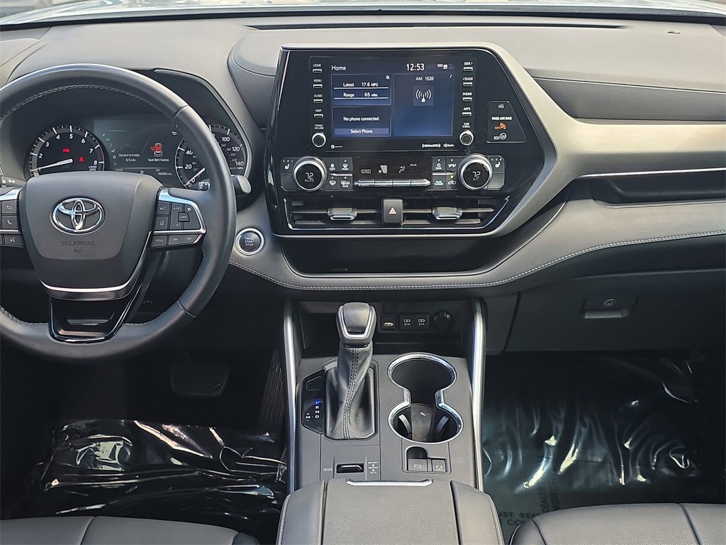 Used 2021 Toyota Highlander XLE image 17