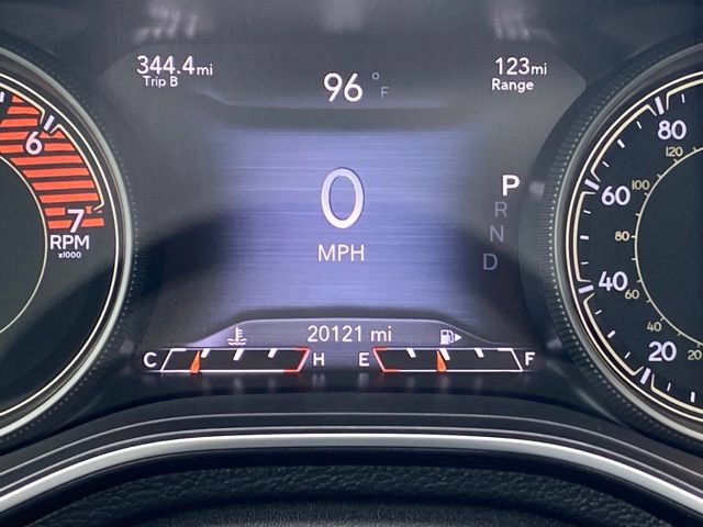 Used 2022 Jeep Cherokee Latitude Lux w/ Sun & Sound Group AWD/4WD image 16