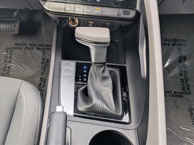 Used 2024 Hyundai Elantra SEL image 12