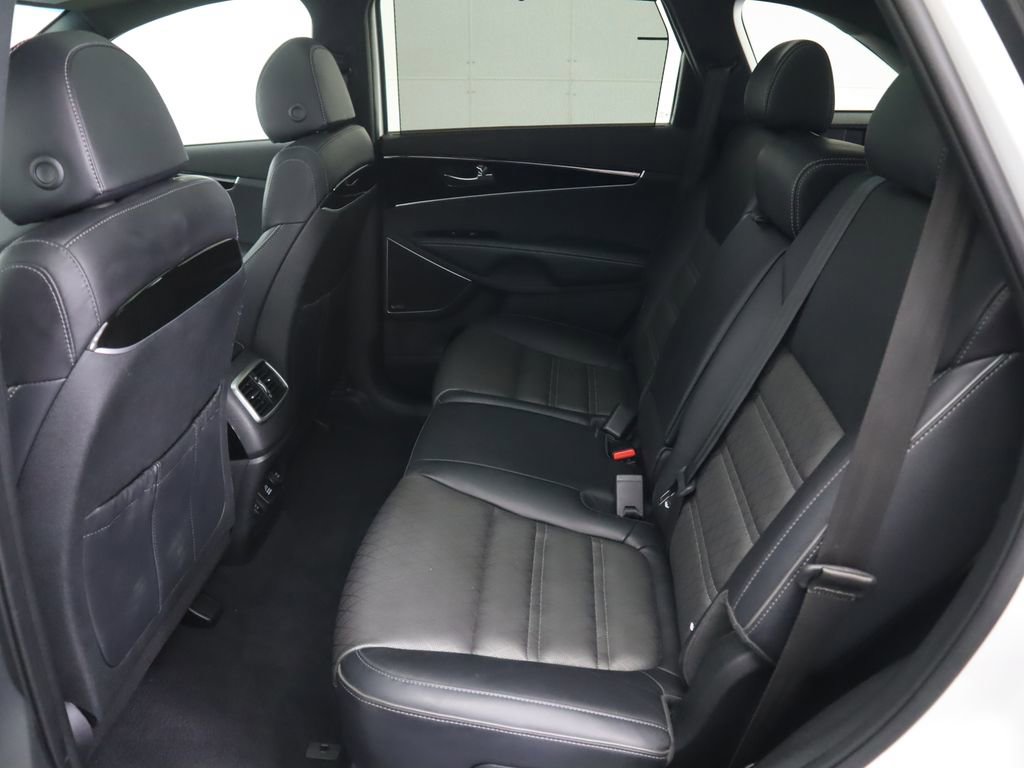 Used 2018 Kia Sorento SX image 22