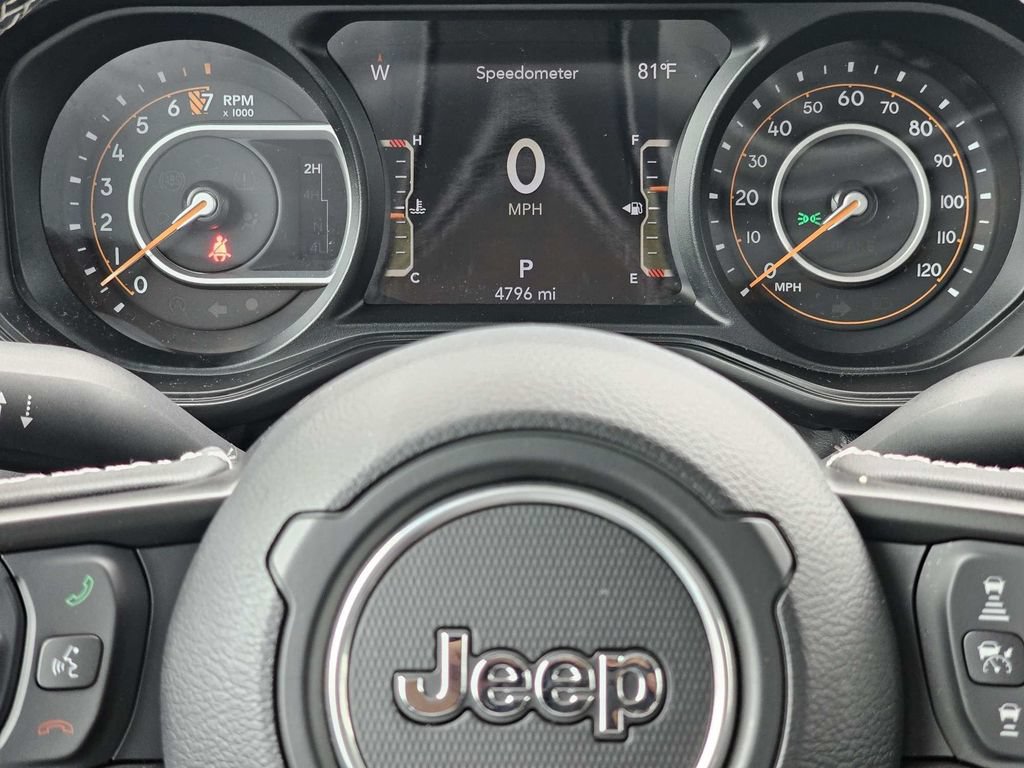 Used 2025 Jeep Gladiator Mojave w/ Technology Group AWD/4WD image 28