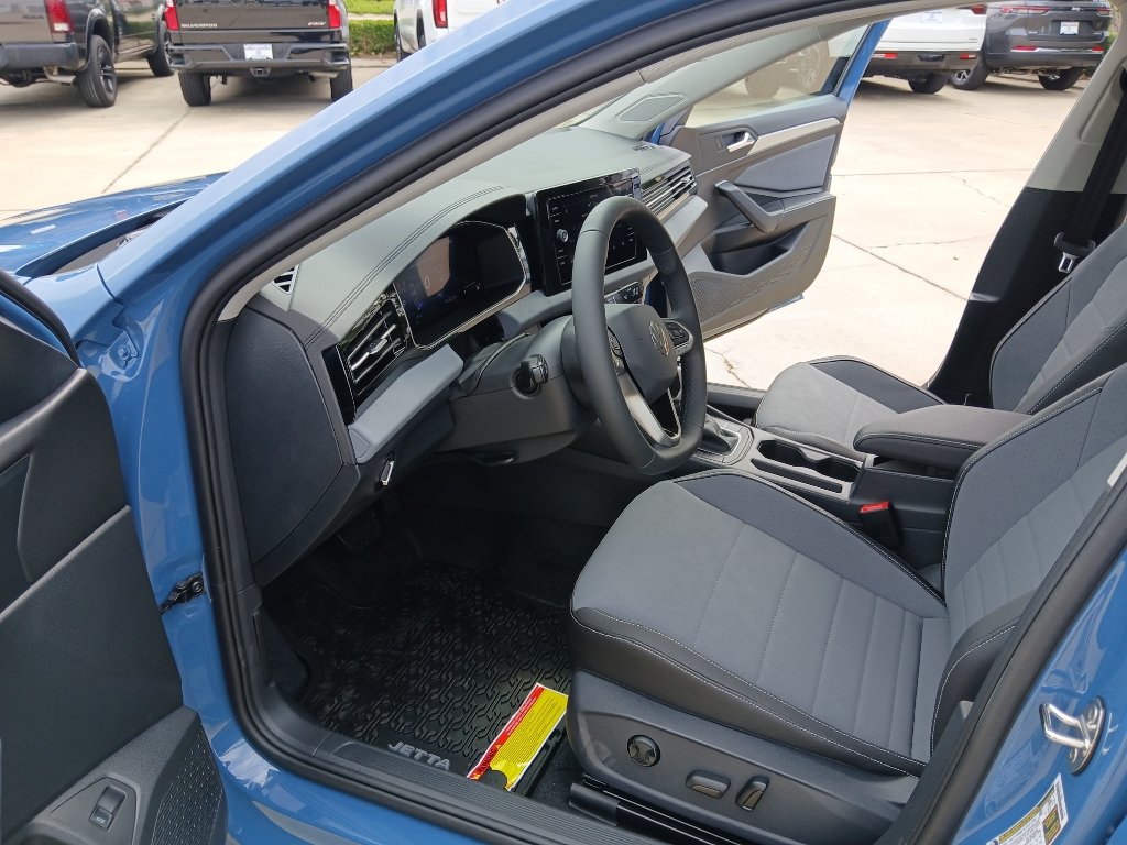 New 2027 Volkswagen Jetta SE FWD image 9