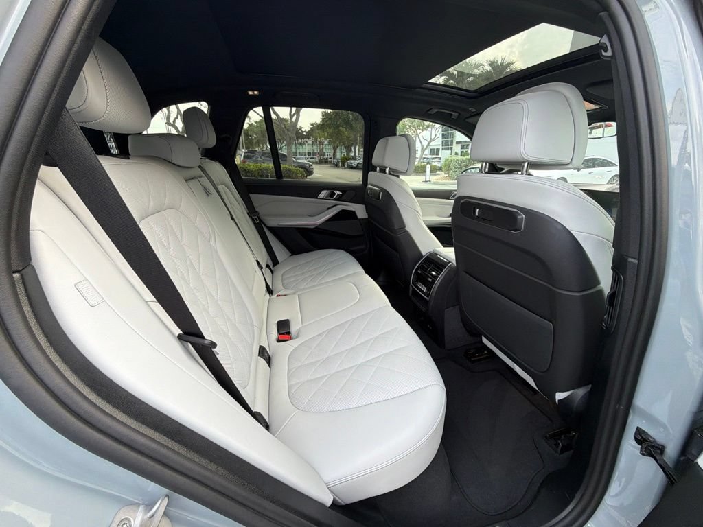 Used 2026 BMW X5 sDrive40i w/ M Sport Package RWD image 7