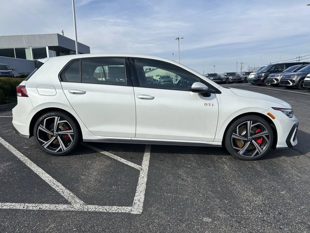 New 2026 Volkswagen GTI SE FWD image 8