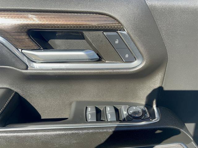 Used 2024 Chevrolet Silverado 1500 LT Trail Boss w/ Convenience Package II AWD/4WD image 10