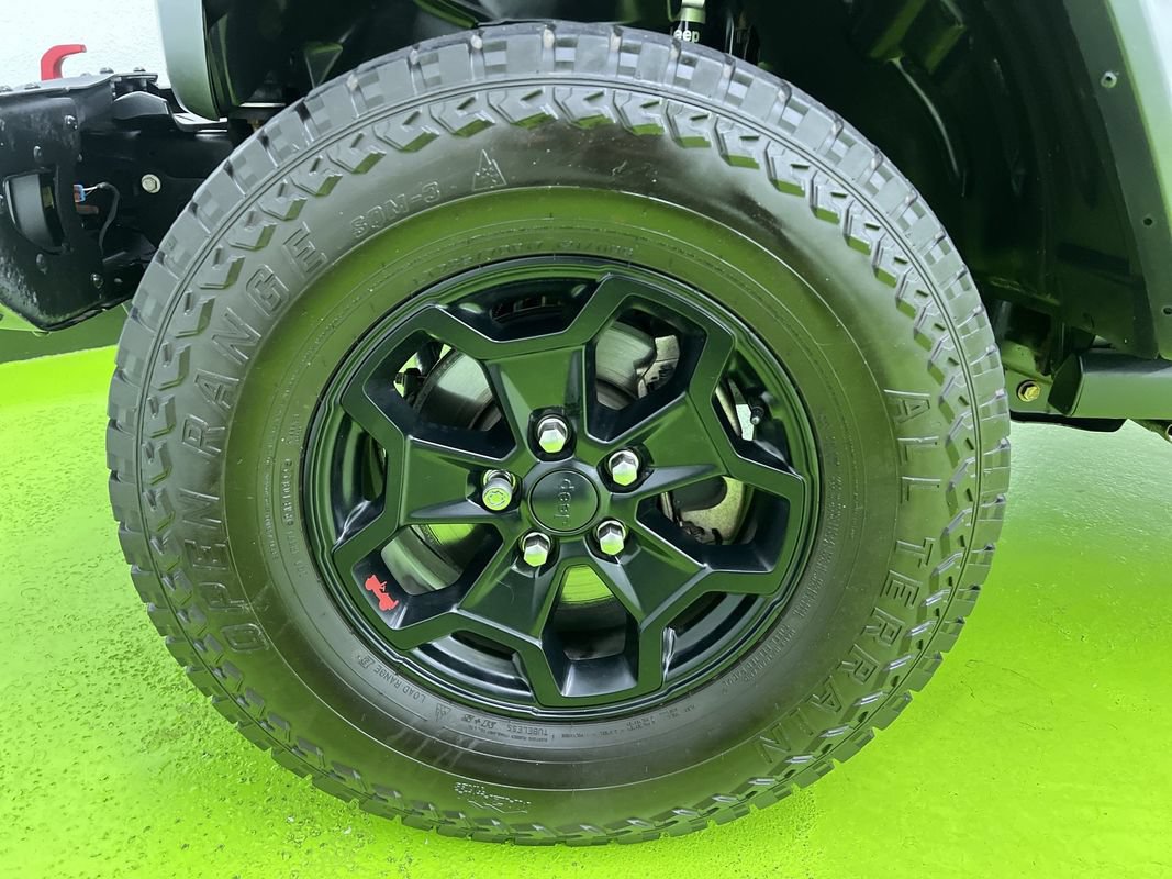 Used 2020 Jeep Gladiator Rubicon w/ Advanced Safety Group AWD/4WD image 16