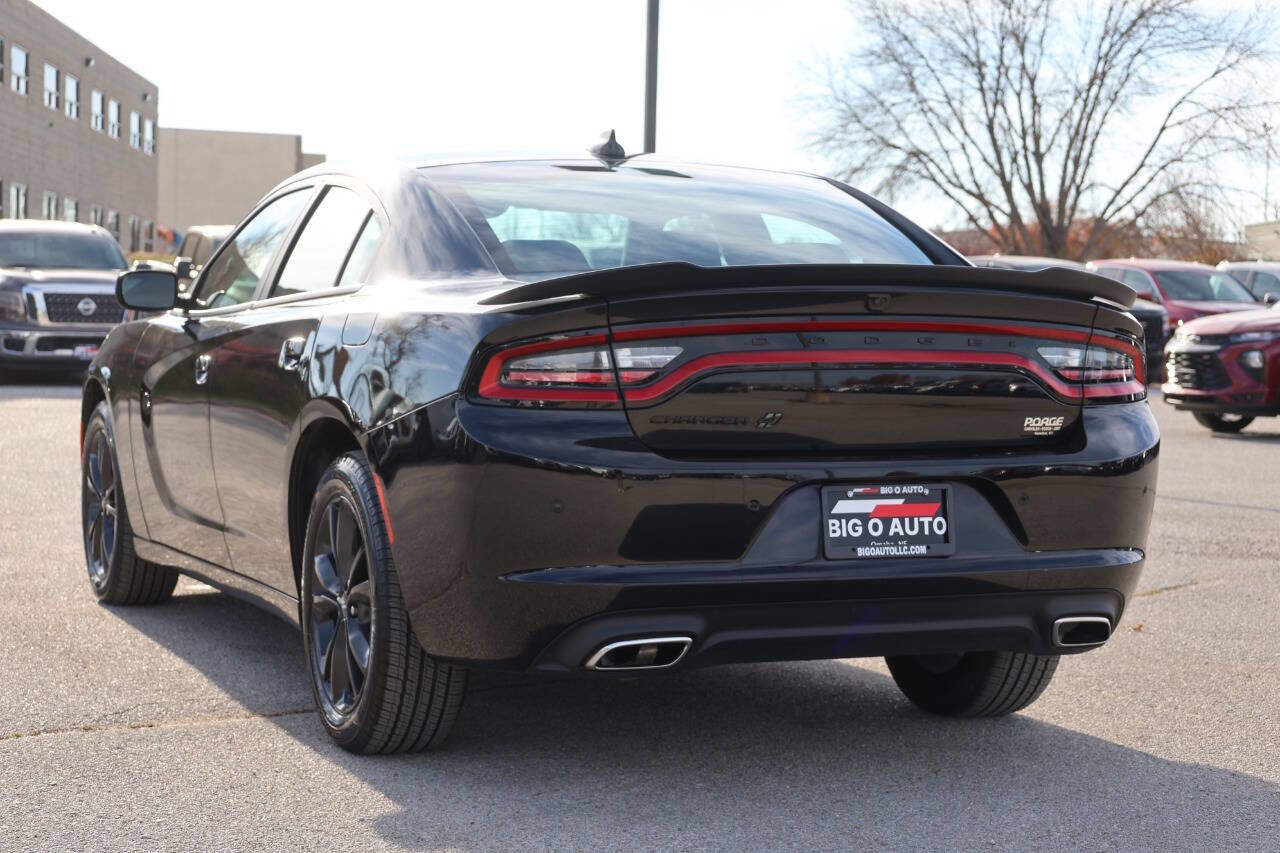 Used 2022 Dodge Charger SXT w/ Blacktop Package image 11