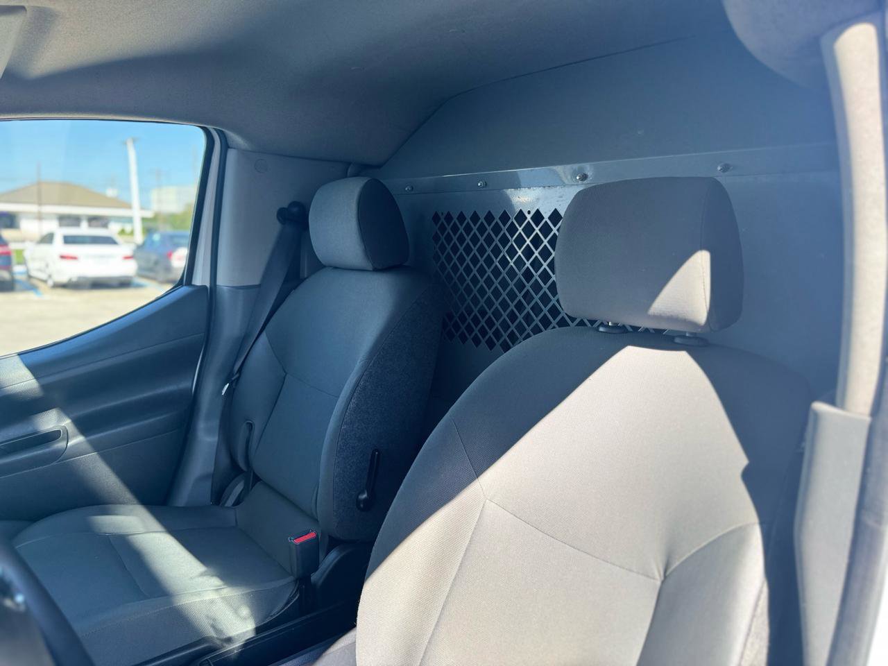 Used 2020 Nissan NV200 S FWD image 37