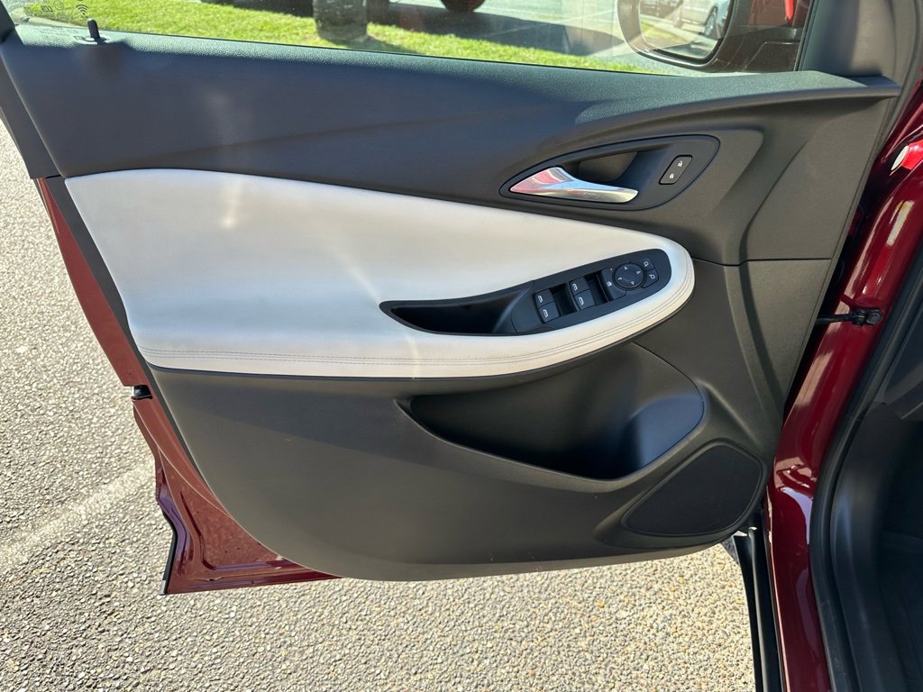 Used 2025 Buick Encore GX Preferred image 10