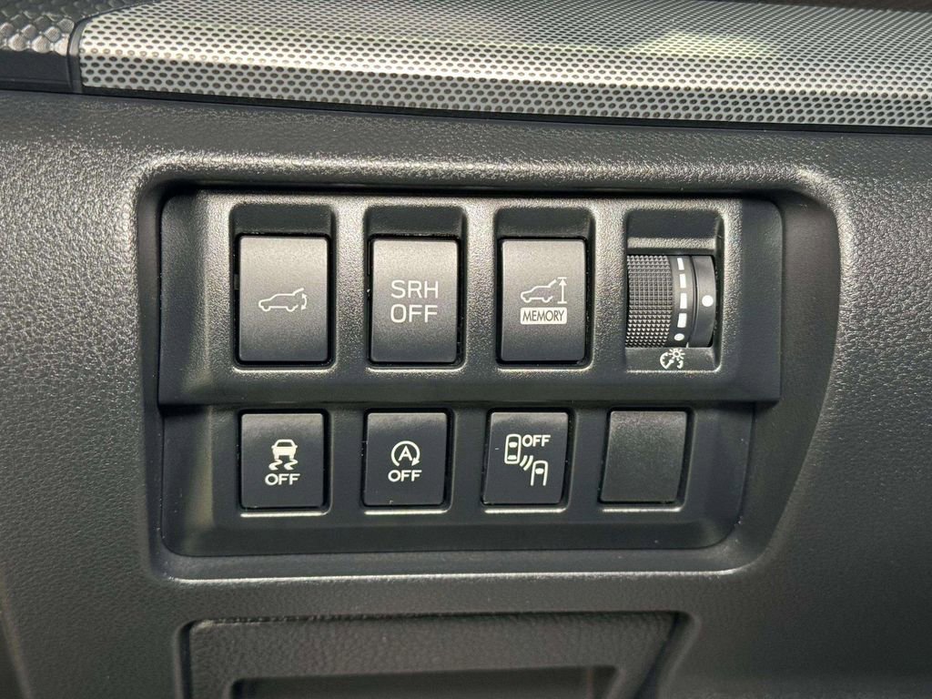 Used 2020 Subaru Forester Limited w/ Popular Package #3 AWD/4WD image 9