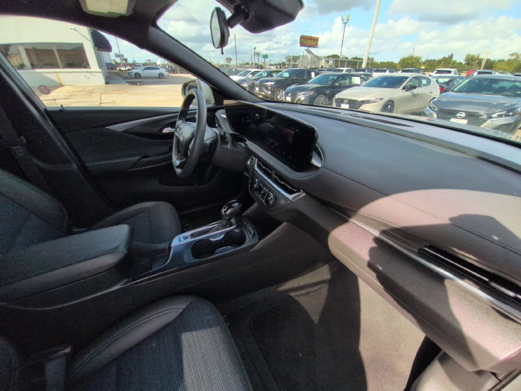 Used 2026 Buick Envista Preferred FWD image 31