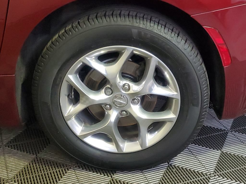Used 2018 Chrysler Pacifica Limited FWD image 5