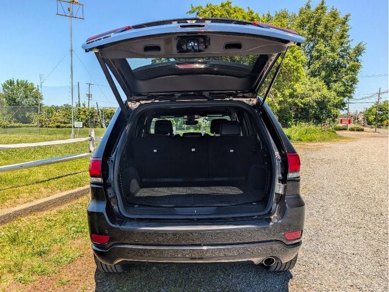 Used 2020 Jeep Grand Cherokee Altitude AWD/4WD image 7