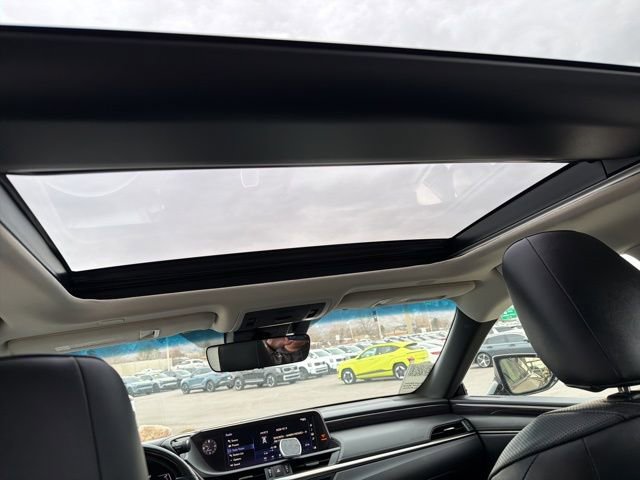 Used 2019 Lexus ES 350 w/ Accessory Package image 28