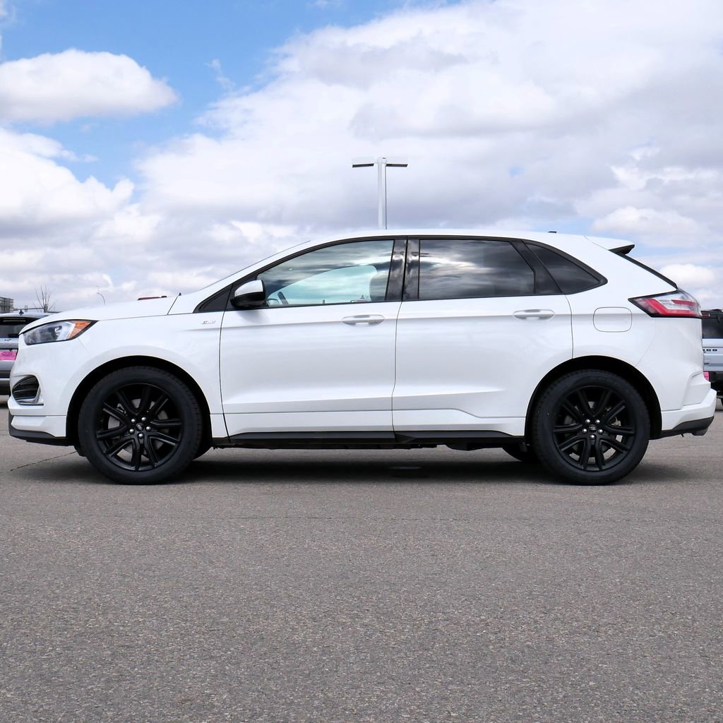 Used 2021 Ford Edge ST-Line w/ Class II Trailer Tow Package AWD/4WD image 8