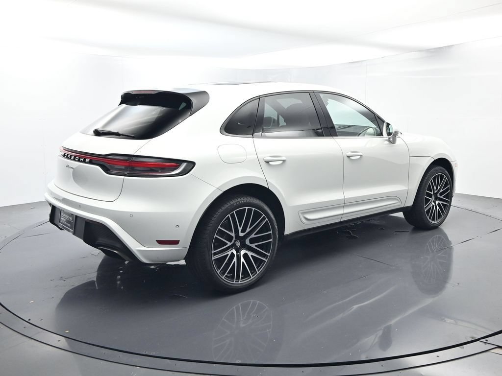 Certified 2024 Porsche Macan AWD/4WD image 15