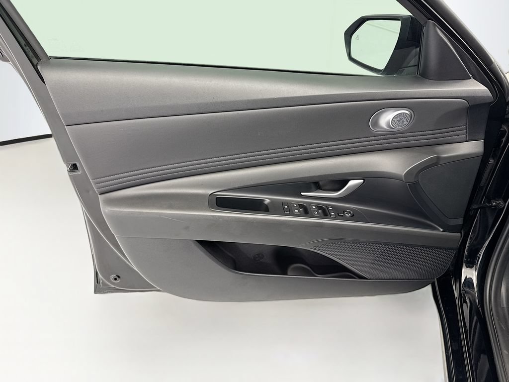 Used 2023 Hyundai Elantra SEL w/ Convenience Package FWD image 23