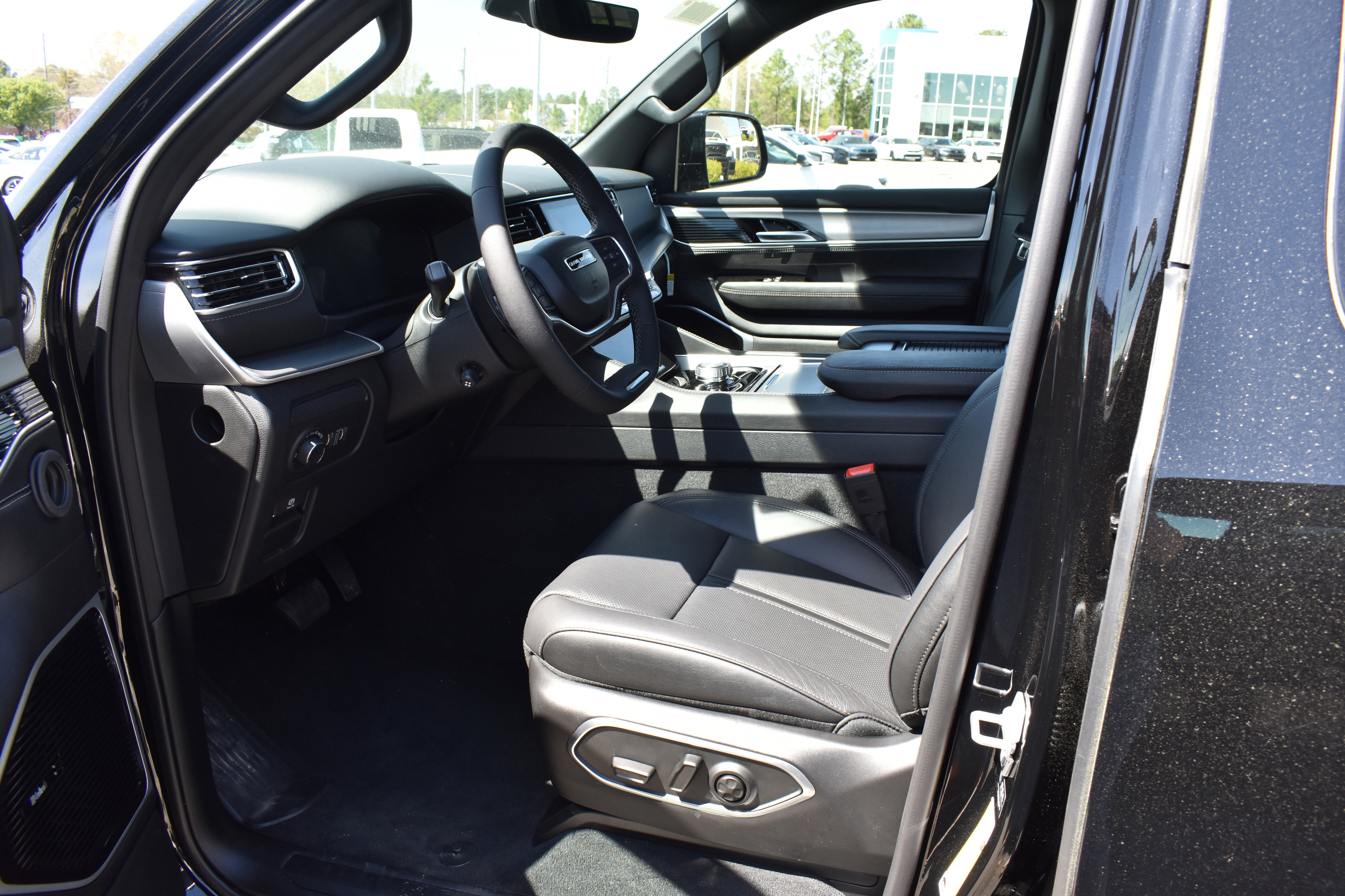 New 2026 Jeep Grand Wagoneer Limited image 12