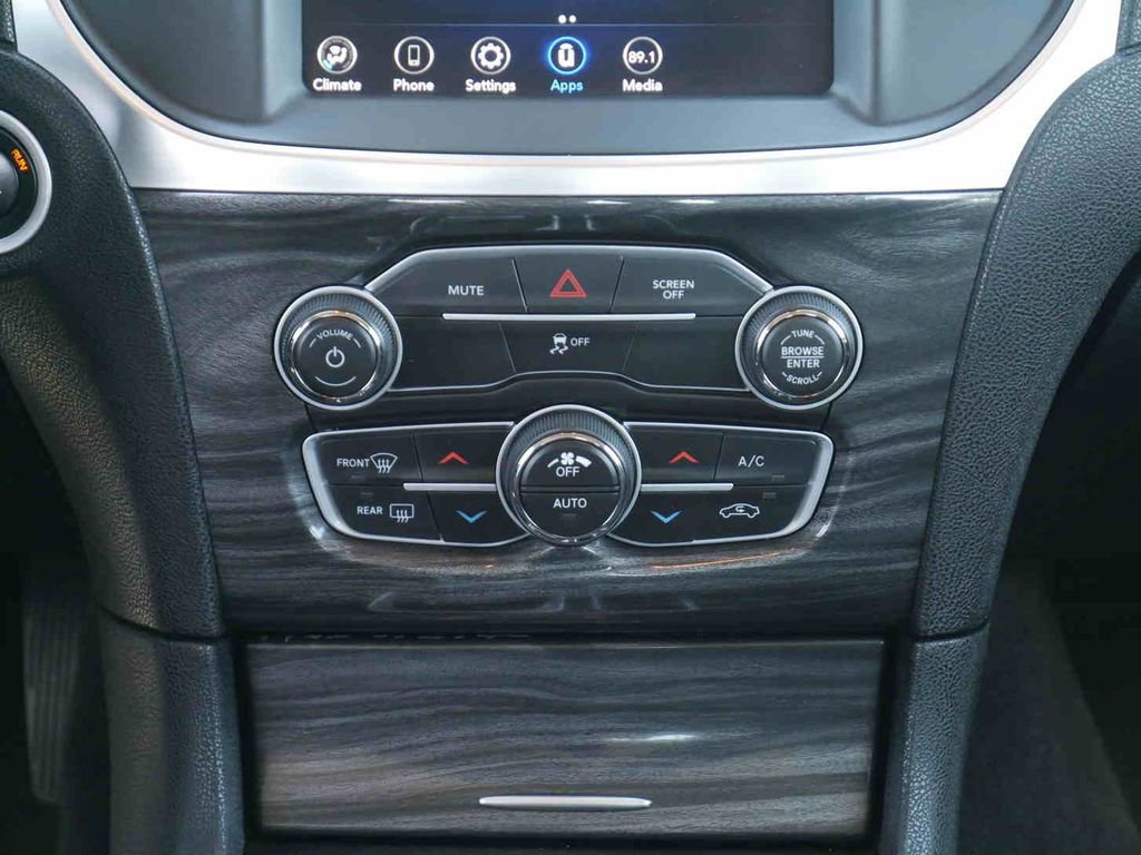 Certified 2022 Chrysler 300 Touring w/ Sport Appearance Package AWD/4WD image 8