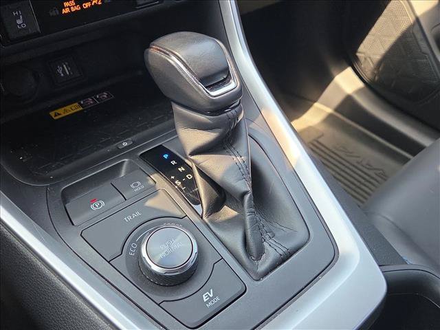 Used 2023 Toyota RAV4 XSE AWD/4WD image 12