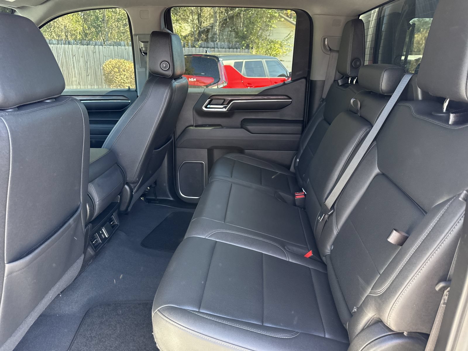 Used 2023 GMC Sierra 1500 SLT w/ X31 Off-Road Package AWD/4WD image 10