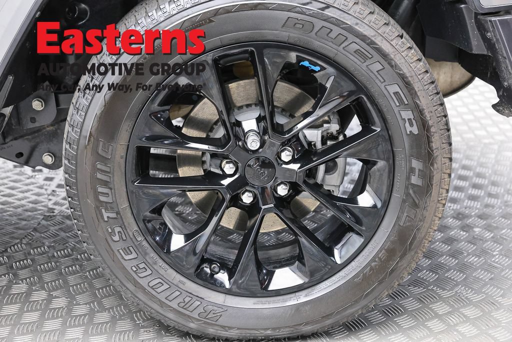Used 2022 Jeep Wrangler Unlimited Sahara w/ Cold Weather Group AWD/4WD image 8