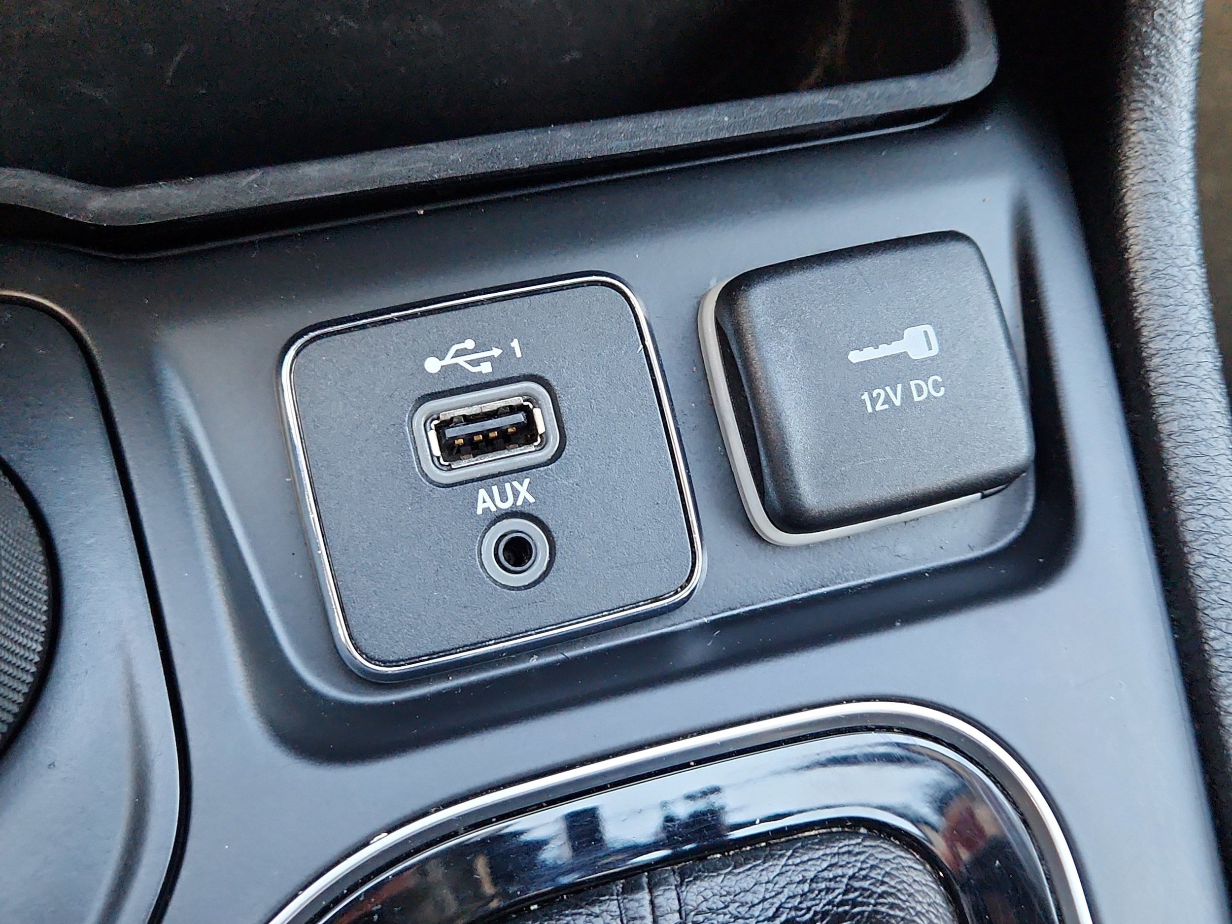 Used 2020 Jeep Cherokee Limited AWD/4WD image 23