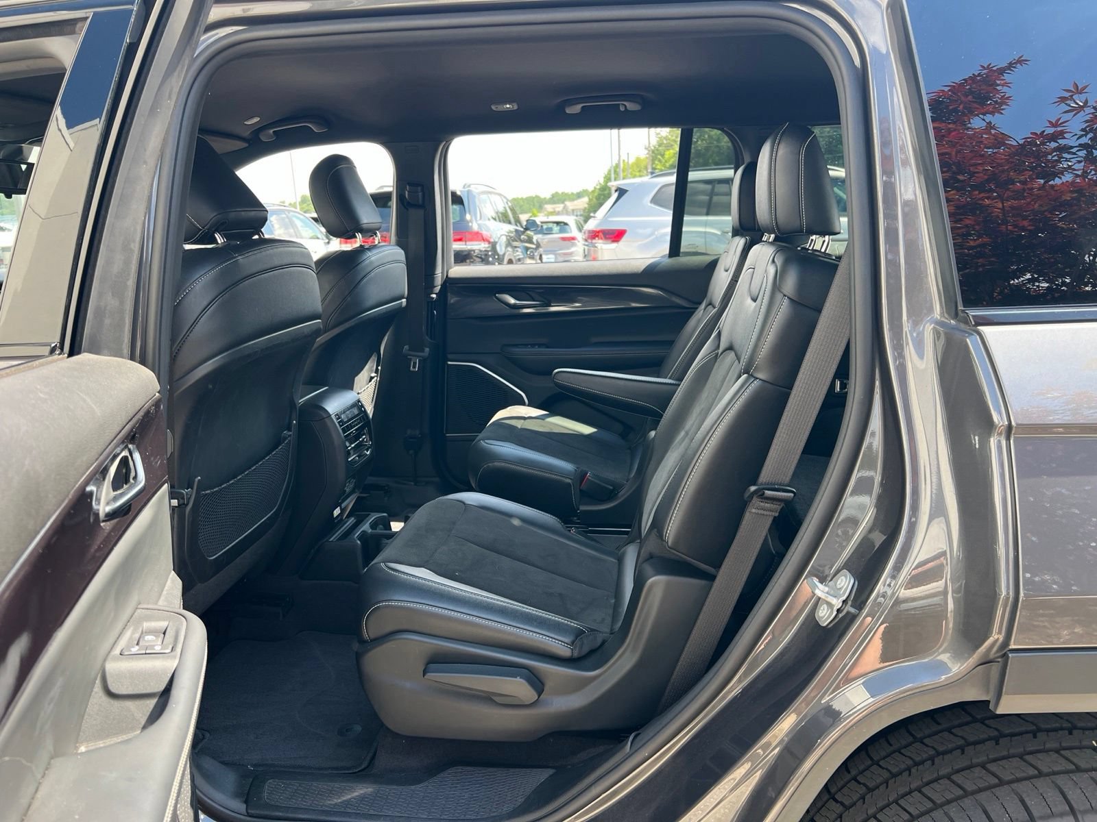 Used 2021 Jeep Grand Cherokee L Laredo RWD image 33