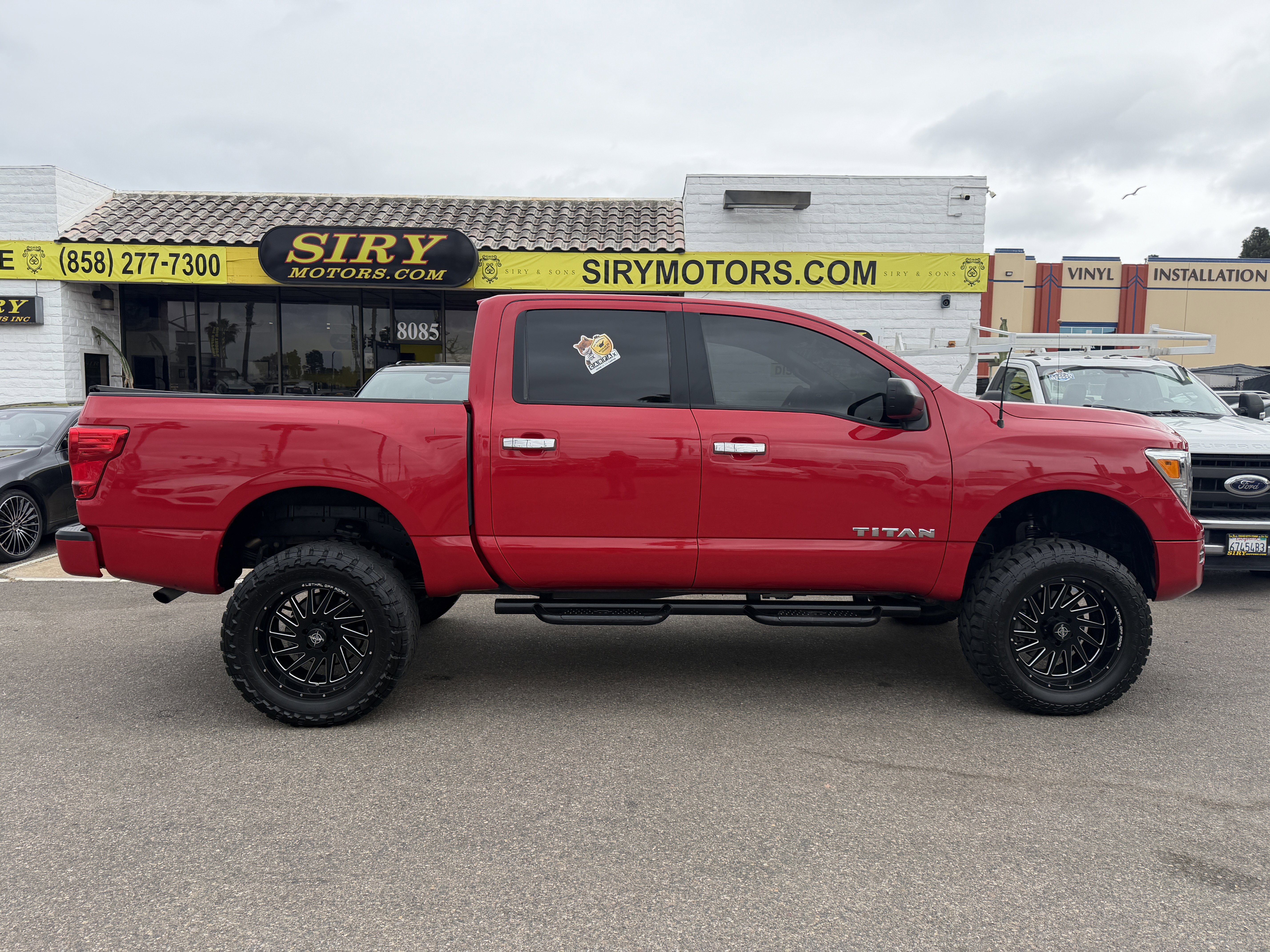 Used 2021 Nissan Titan SV w/ Accessory Utility Package image 2