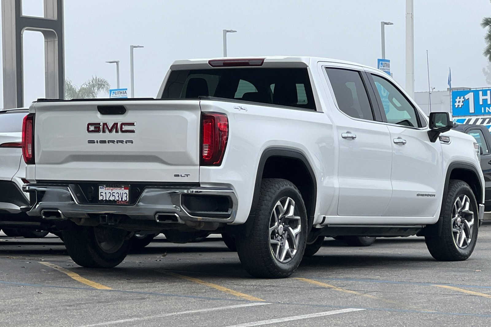 Used 2023 GMC Sierra 1500 SLT w/ SLT Premium Package image 4