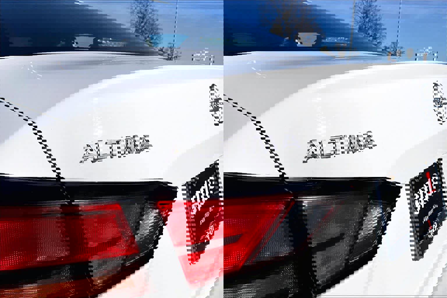 Used 2024 Nissan Altima 2.5 SR image 10