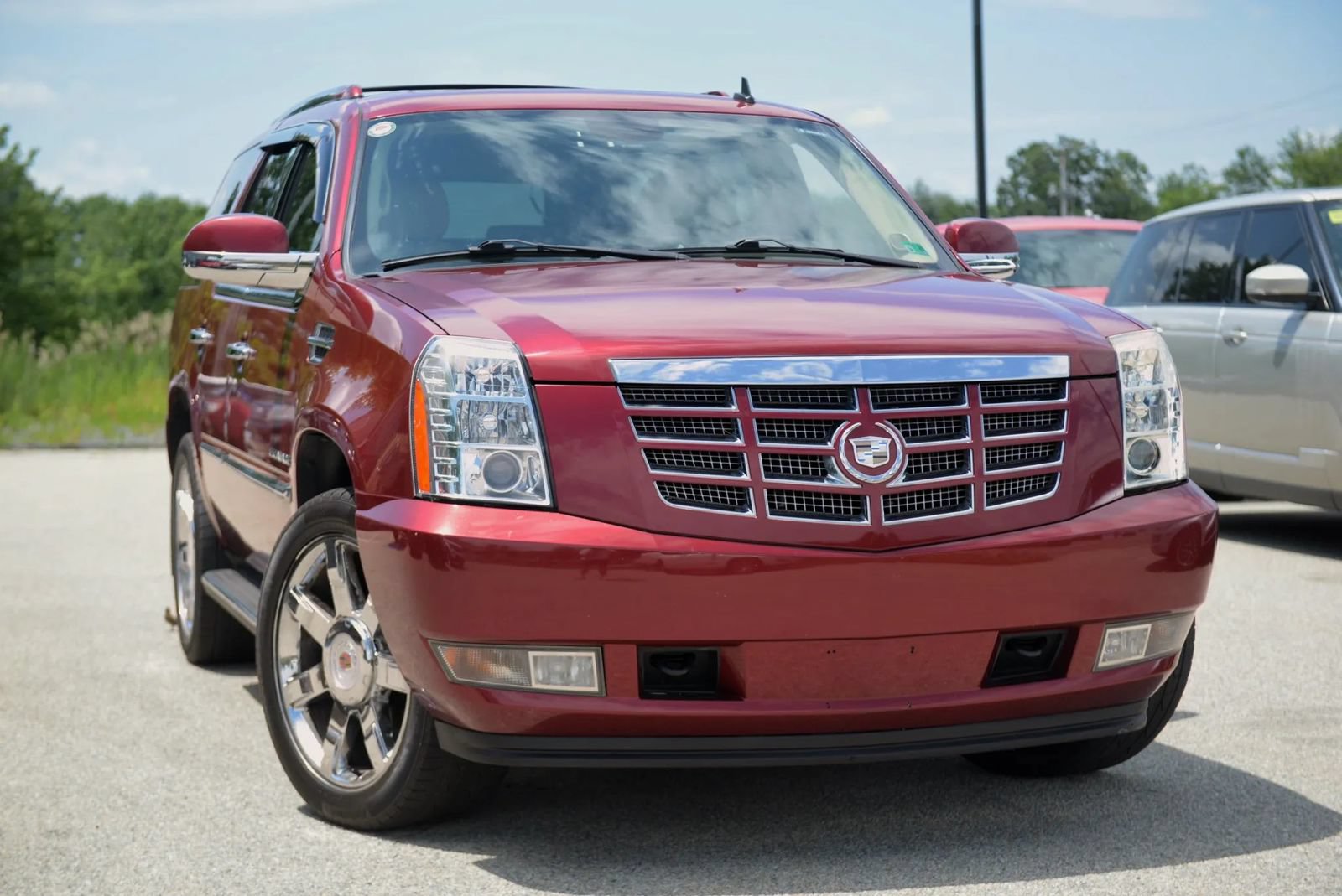 Used 2010 Cadillac Escalade Luxury AWD/4WD image 4