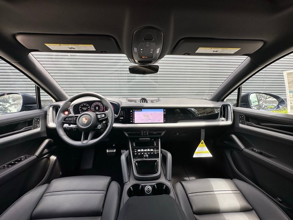 Used 2025 Porsche Cayenne S image 34