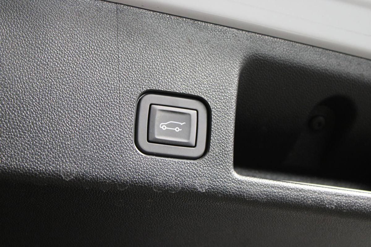 Used 2025 Chevrolet Equinox EV LT w/ Convenience Package image 28