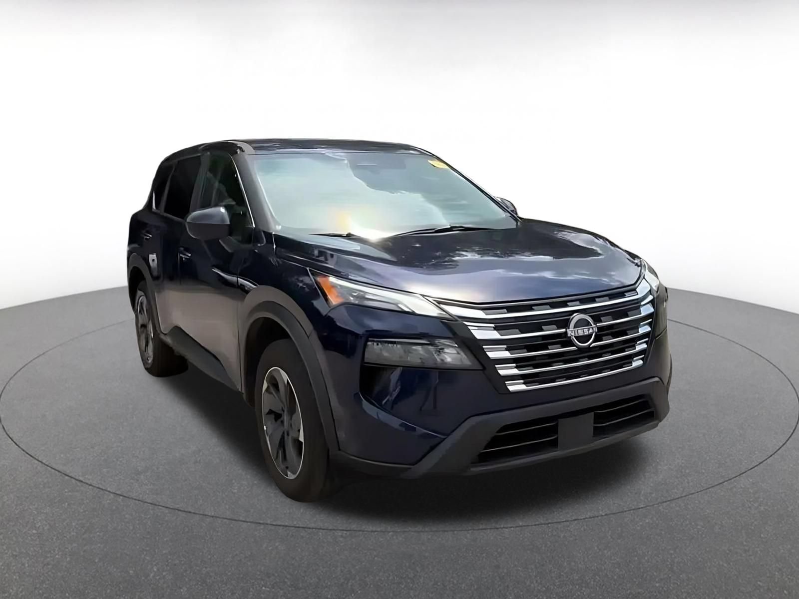 Used 2025 Nissan Rogue SV FWD image 3