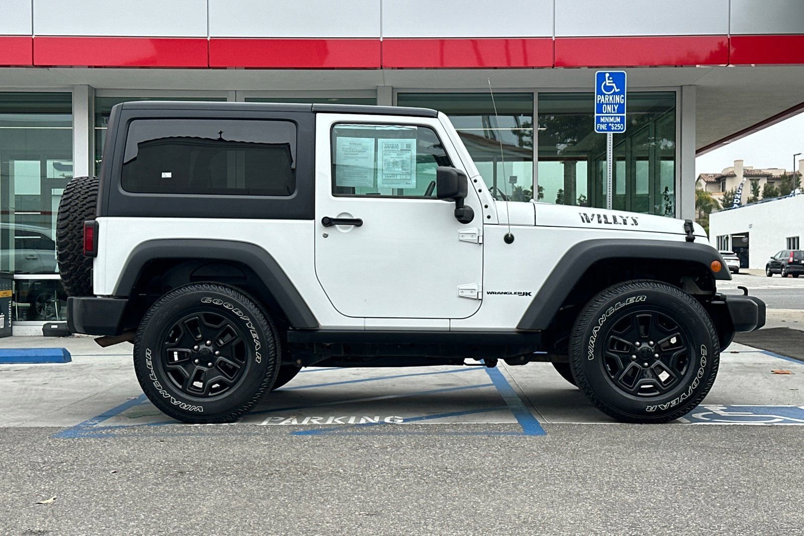 Used 2018 Jeep Wrangler Sport AWD/4WD image 3