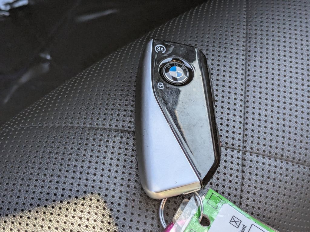 Used 2023 BMW X7 xDrive40i w/ M Sport Package image 30