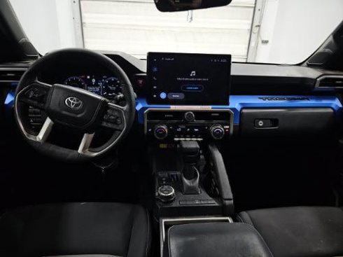 Used 2025 Toyota Tacoma TRD Off-Road w/ TRD Off Road Upgrade Package AWD/4WD image 6