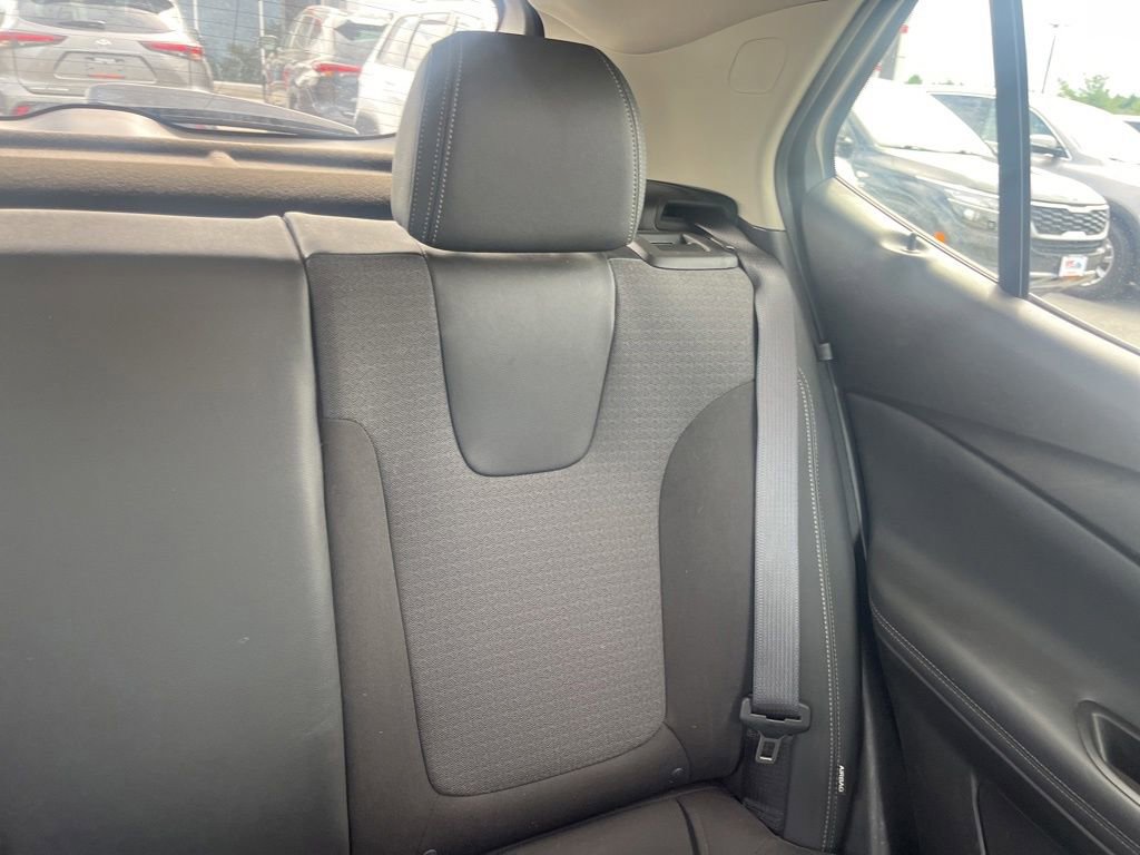 Used 2020 Buick Encore GX Preferred w/ Cold Weather Comfort Package AWD/4WD image 16