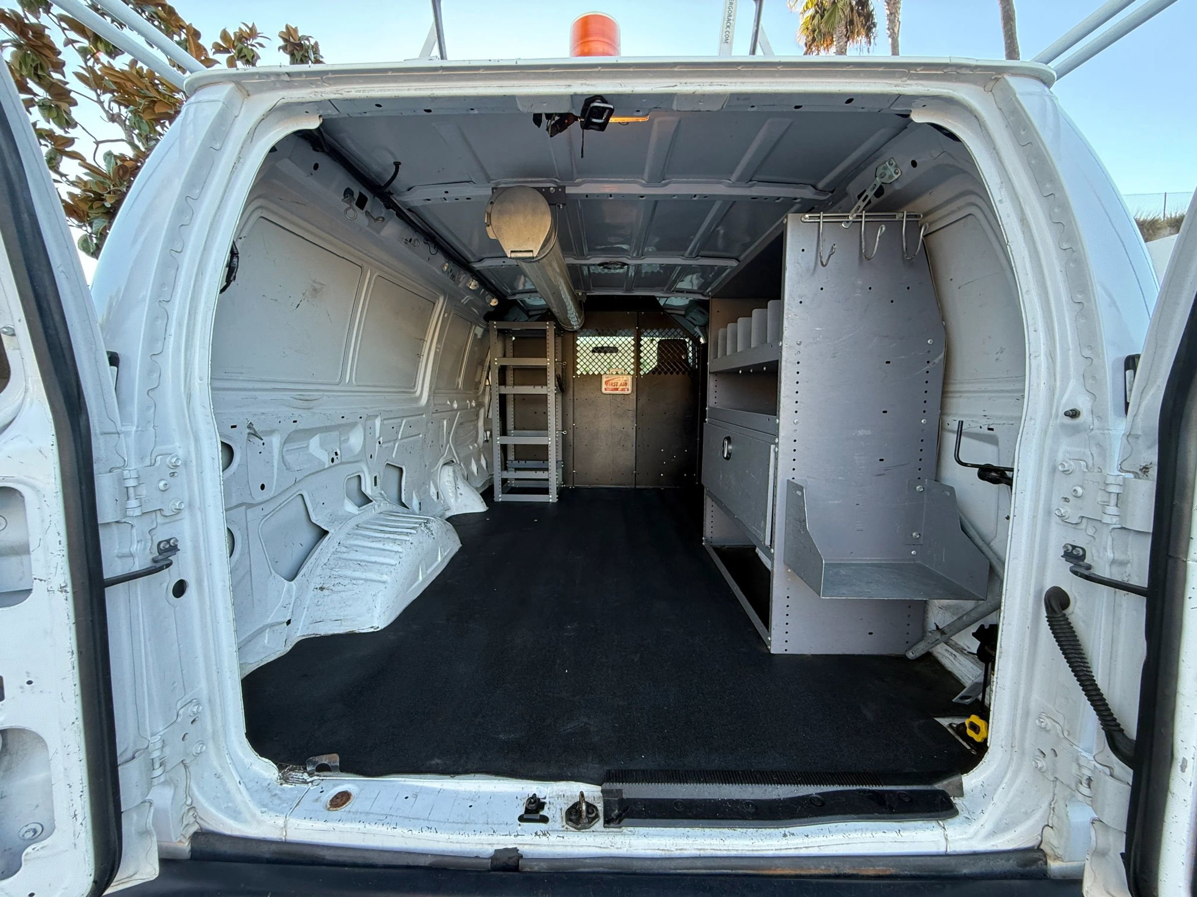 Used 2014 Ford E-150 and Econoline 150 w/ Power Group image 18