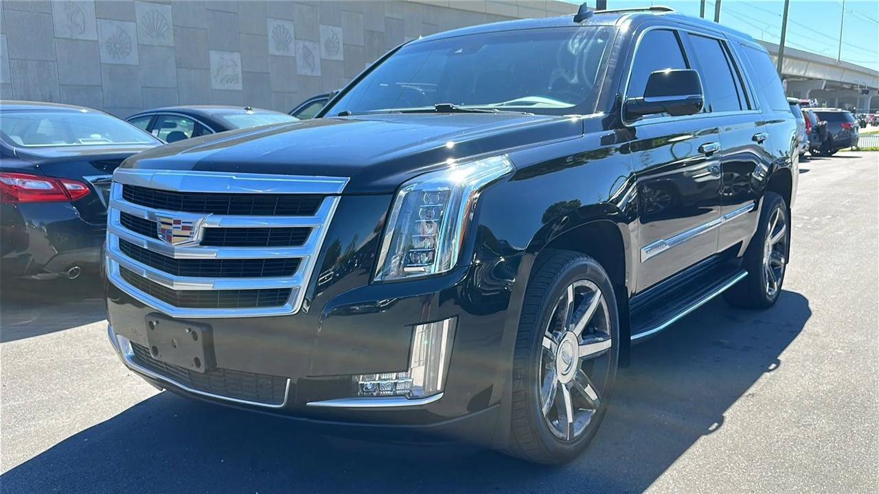 Used 2015 Cadillac Escalade Luxury AWD/4WD image 4