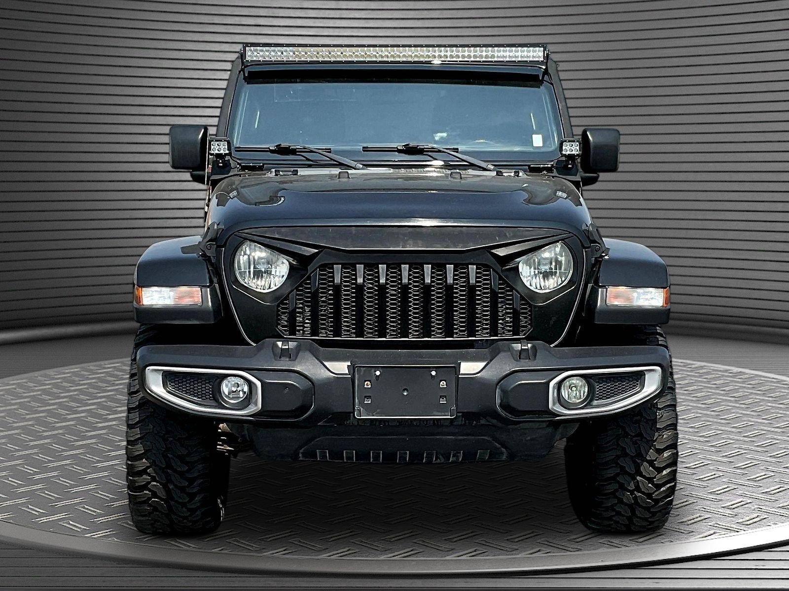 Used 2019 Jeep Wrangler Unlimited Sahara AWD/4WD image 2