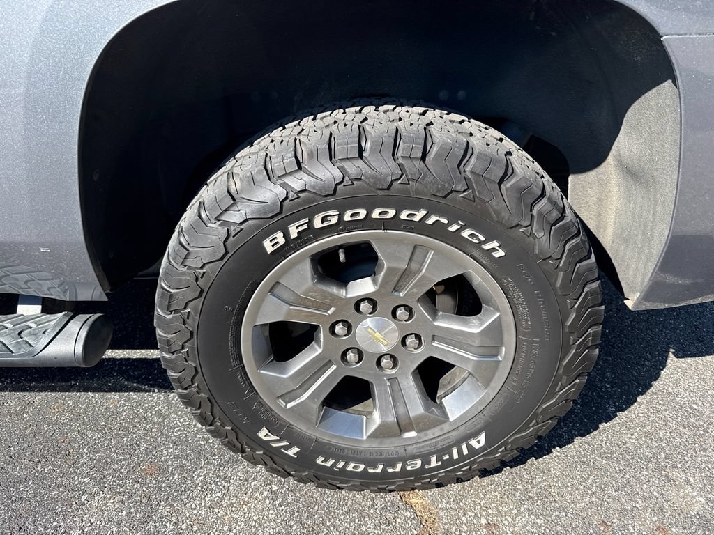 Used 2020 Chevrolet Tahoe LT w/ Off-Road Package AWD/4WD image 10