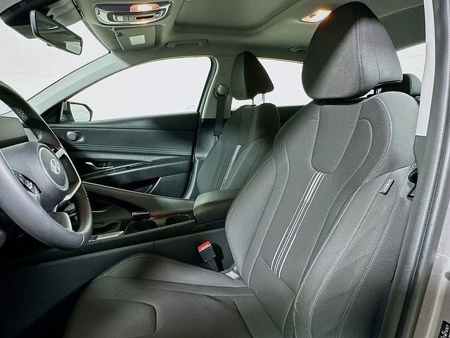 Used 2024 Hyundai Elantra SEL w/ Convenience Package FWD image 11