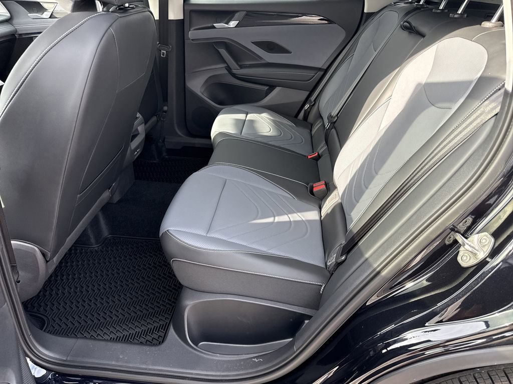 New 2026 Volkswagen Tiguan SE FWD image 24