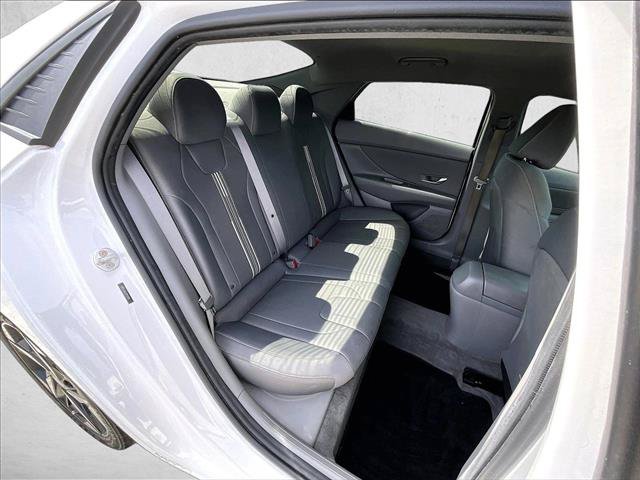 Used 2023 Hyundai Elantra SEL w/ Convenience Package FWD image 29