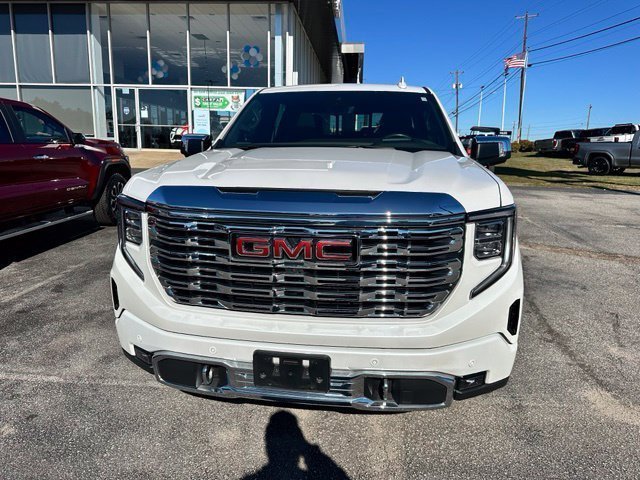 Used 2024 GMC Sierra 1500 Denali AWD/4WD image 3